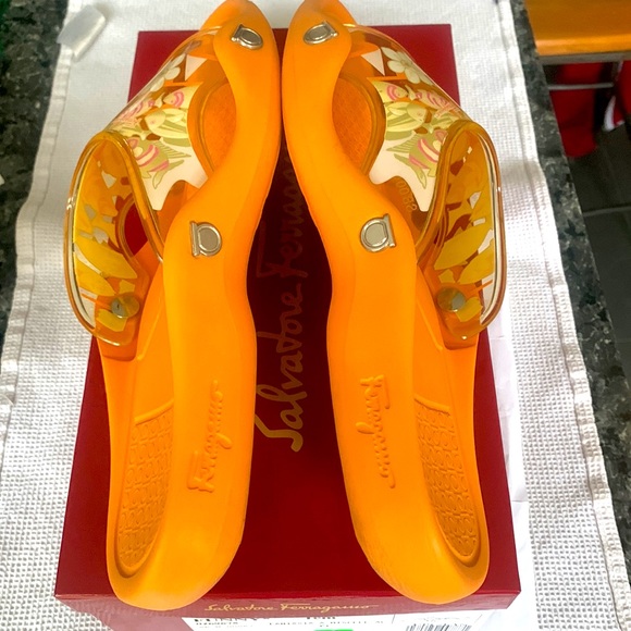 Salvatore Ferragamo orange slides - Picture 4 of 5